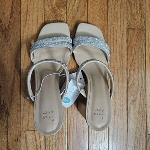 A New Day Rhinestone Block Heel Sandals NWT Size 9.5